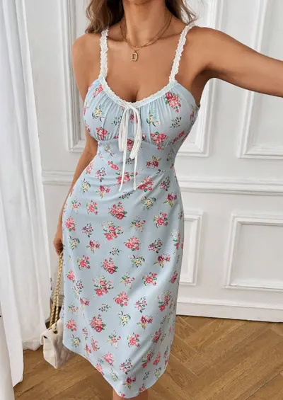 Vestido de tirantes con ribete de encaje floral
