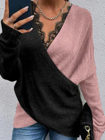 T-shirt feminina de moda com gola em V, cores contrastantes e bordados de renda