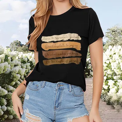 T-shirt gráfica com blocos de cores retrô para mulher, casual, manga curta, gola redonda, para o verão