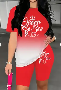 Conjunto de duas peças para mulheres, com t-shirt estampada estilosa e calções casuais