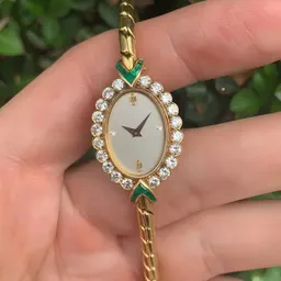 Relógio de senhora pequeno dourado de estilo europeu, feito à mão com diamantes brilhantes incrustados, relógio retrô