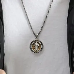 Colgante de Collar con Diseño de Avatar Tallado Estilo Europeo y Americano Retro de Acero Inoxidable