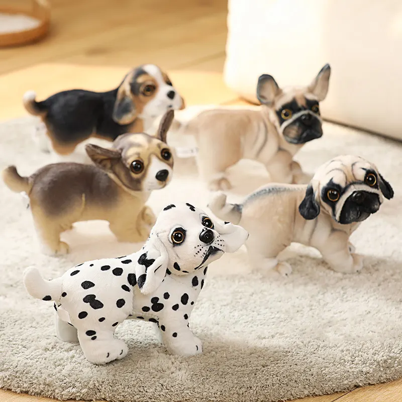 Brinquedo de pelúcia de cachorro realista pequeno