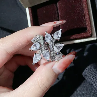 Anillo Temperamental con Hojas de Estilo Hipster de Lujo Asequible de Corea del Sur