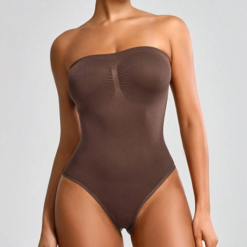 Body modelador sem costura plus size com modelagem de barriga e cintura