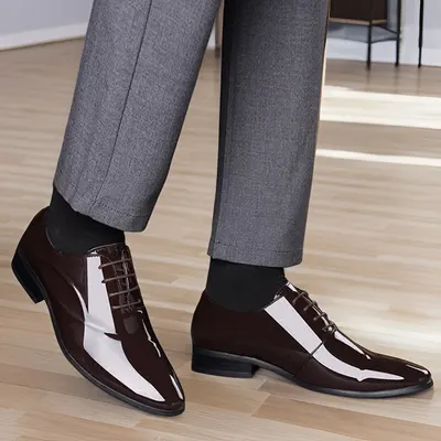 حذاء جلدي لامع رسمي للأعمال للرجال، جديد للخريف، حذاء رجالي pointed toe، متعدد الاستخدامات للشباب، برباط، حجم كبير، حذاء عرس للعريس