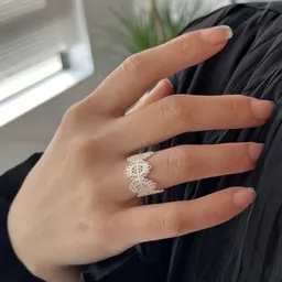 S925 sterling silver ring med spets, bred ihålig modell, öppen justerbar, elegant och mångsidig damfingerring