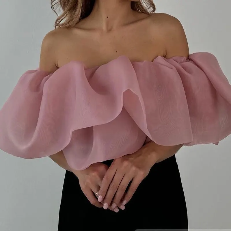 Conjunto de top e saia de ombro a ombro elegante para mulher