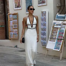 Vestido de tricô feminino com decote em V, alças e costas nuas