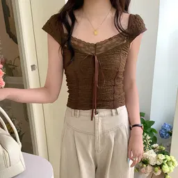 قميص دانتيل بني ذو ملمس بأسلوب عتيق أمريكي
