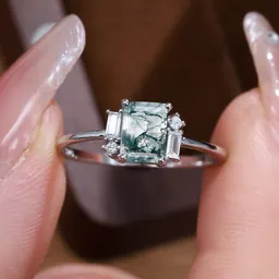 Modevänlig 925 Sterling Silver Rektangulär Vattengraskant Vit Diamant Ring Niche Design Konstfull Fingerring