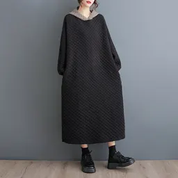 Vestido midi casual solto e confortável para tamanhos grandes