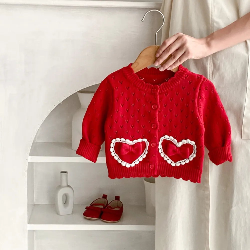 Cárdigan nuevo para bebé niña de 0 a 3 años, atuendo festivo rojo para Año Nuevo, abrigo de punto con encaje de corazón y lazo