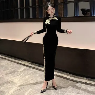 Kinesisk spets- och sammetsklänning med slits – cheongsam