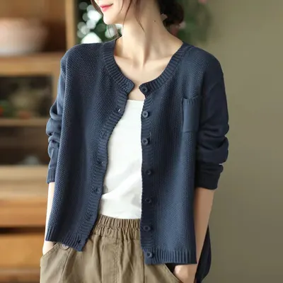 Knit cardigan för kvinnor, kort modell, lat fashionabel tröja ytterplagg