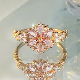 Gränsöverskridande rund champagnefylld marquise vit diamant blomring, läxlyx unik design högklassig ring