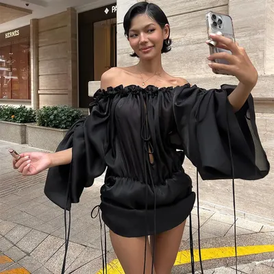 Ny sexig axelfri rynkad bandeau lykt lång ärm bodycon klänning för kvinnor