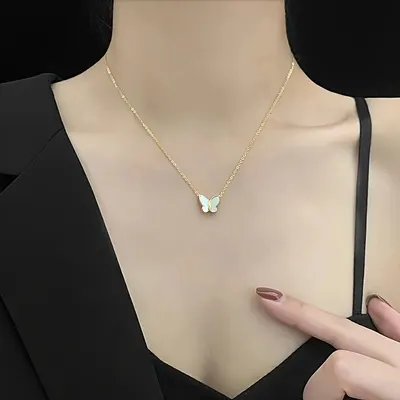 Colar de Clavícula Feminino Simples Criativo com Pingente de Borboleta