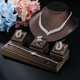 Conjunto de quatro peças novo, micro incrustado de zircónio em cobre, acessórios de casamento