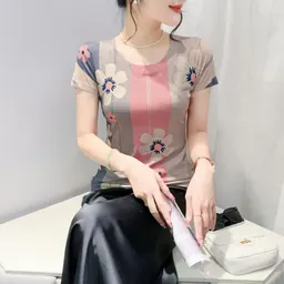 时尚女士短袖T恤