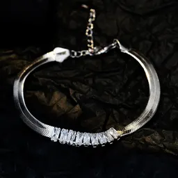High-end French Light Luxury S925 Silver Square Diamond Internet Celebrity Snake Bone Chain