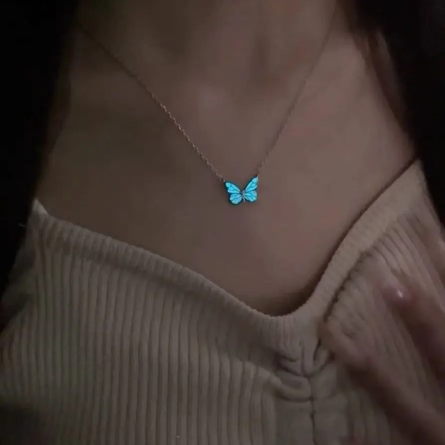 Colar de corrente de clavícula de aurora estilo floresta de borboleta brilhante azul - doce e versátil