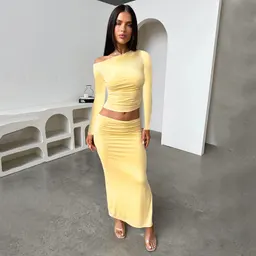 Conjunto de saia curta de manga comprida, decote ombro a ombro, casual, slim e de cor sólida com temperamento para mulheres
