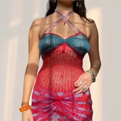 Vestido Slim Fit de Corte Contrastante com Recorte no Corpo