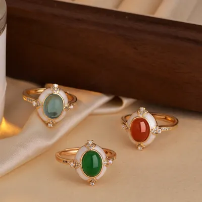 Anel de Tesouro Verde Aberto Luxuoso Leve para Mulheres de Pedra Safira Vermelha e Azul Oval Retro de Meados da Antiguidade