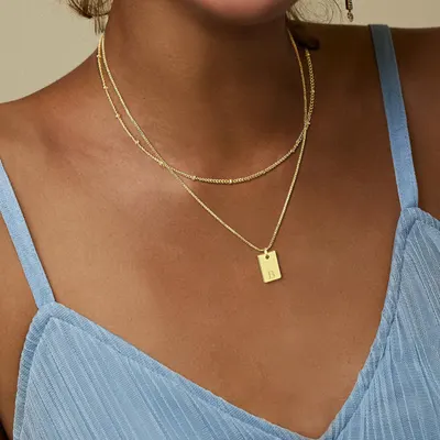 Colar de duas camadas com design especial, com 26 letras do alfabeto inglês