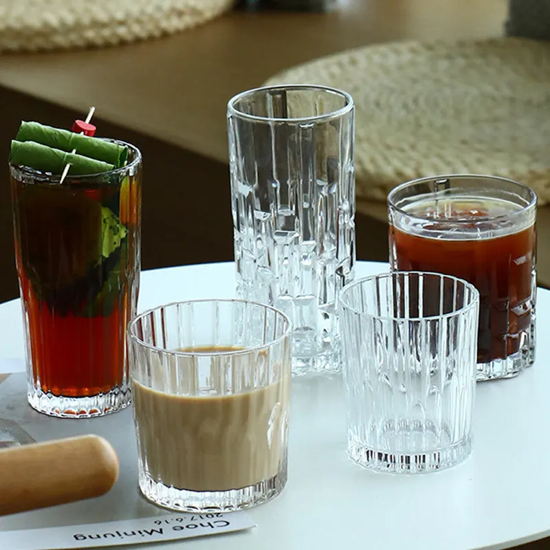 Kreativ kristallpräglat glas - Hög estetisk nivå, kreativ vin små provglas, randigt genomskinligt whiskyglas