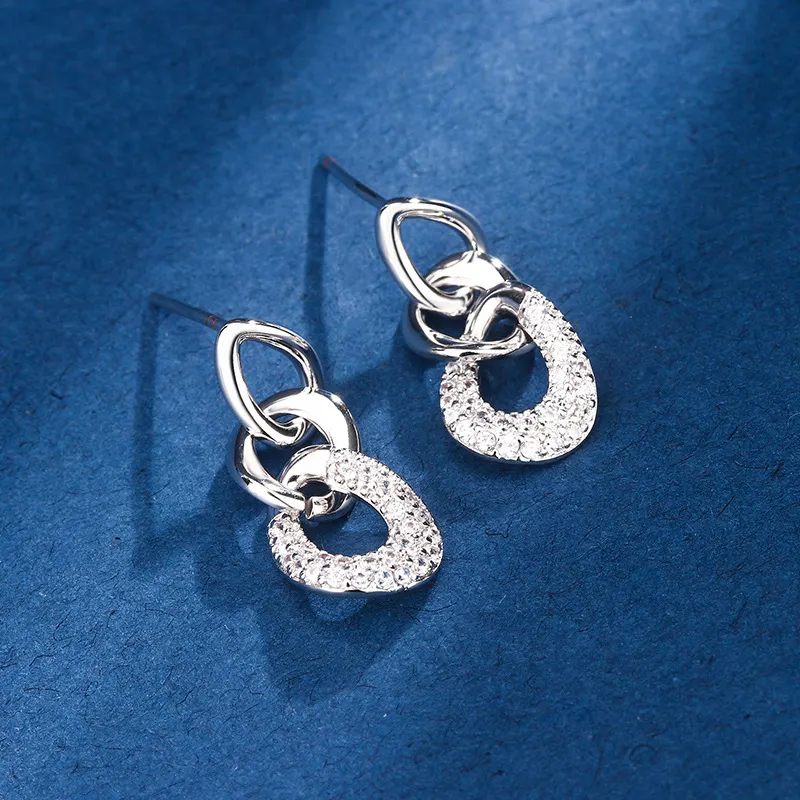 Trendy Specialintresse Design Diamantinfattad Trekantad Kedja Temperament Örhängen