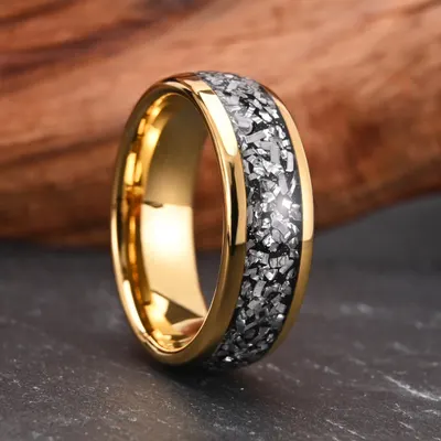 Ring i guldtungstenstål med meteoritinsättning