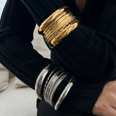 Fashionabel krökt slät tvinnad armband set