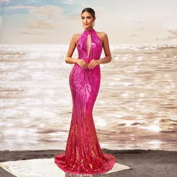 Vestido de noite de baile, com decote redondo, ombros à mostra, ajustado ao corpo, com lantejoulas, cauda de peixe