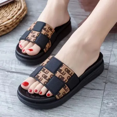 Chinelos femininos para o verão, ao ar livre, com sola grossa