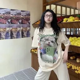 T-shirt de manga curta para mulheres, larga, estilo coreano novo na primavera e verão, top de manga meia comprida, moderno no INS
