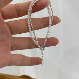 سوار لؤلؤ فضي صغير ملفوف بطبقتين أنيق