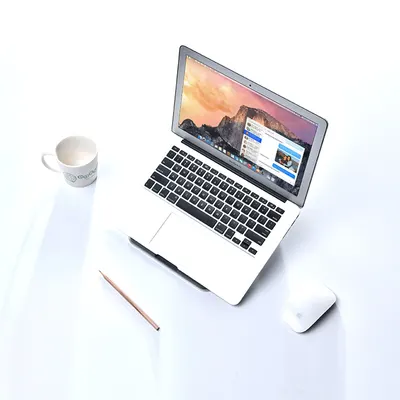 Suporte portátil para laptop em liga de alumínio, com dissipação de calor aumentada