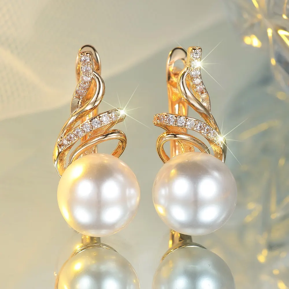 Hebilla de Oreja Redonda de Diamante Blanco, Pendientes Franceses de Perlas Blancas de Alta Gama, Pendientes Elegantes y Ajustados Otoño e Invierno