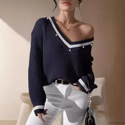 سترة صوفية محبوكة بتصميم عميق V-رقبة، بدون أكتاف، مزينة بلآلئ يدوية، بألوان متضادة