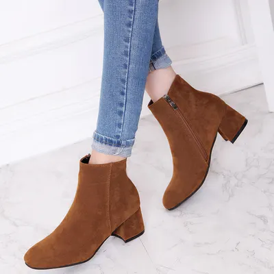 Botas Martin novas, botas curtas com salto grosso, botas femininas com salto médio
