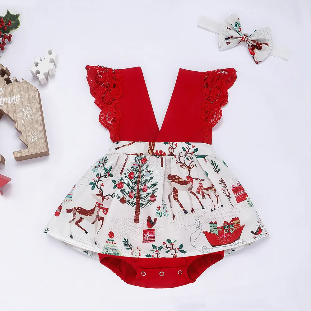 Vestido ribeteado de encaje floral y manga corta, cubierta de pañal triangular