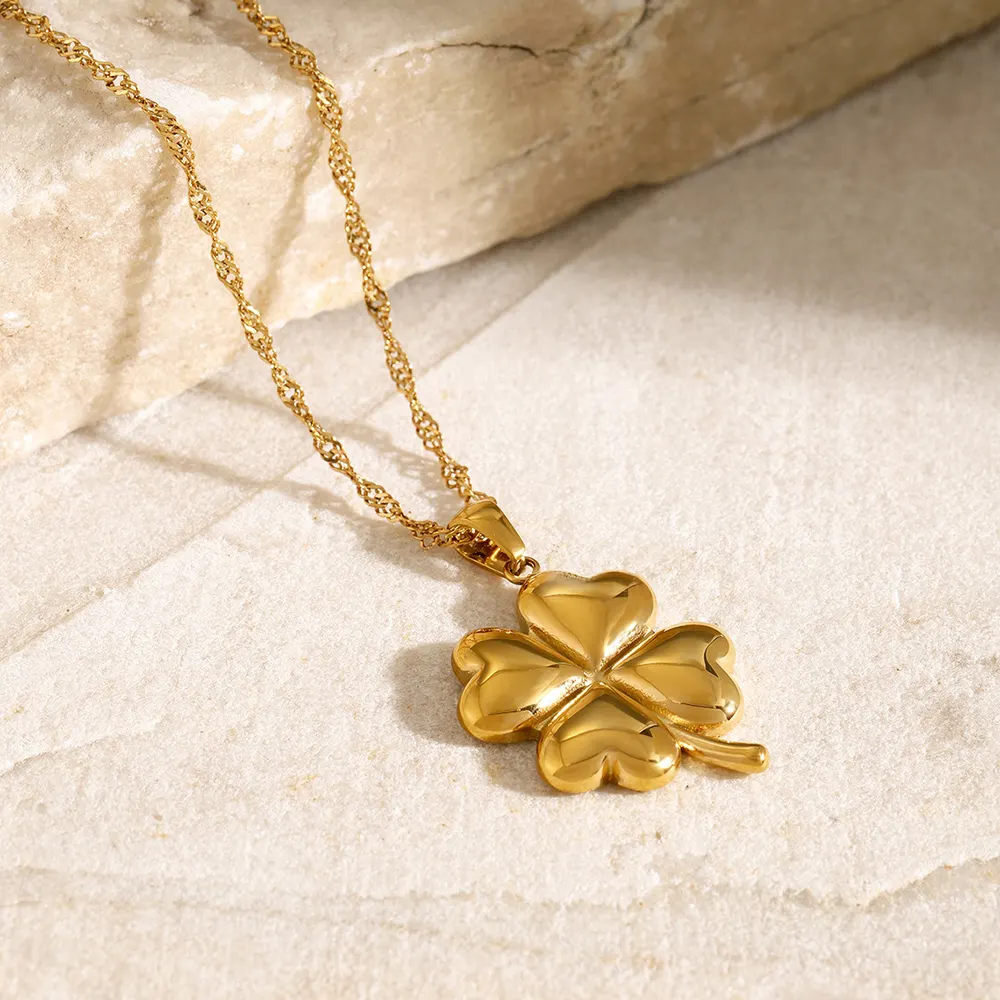 Collar con Colgante de Trébol de Cuatro Hojas de Acero Inoxidable Chapado en Oro de 18K, Nuevo Collar Sencillo de Titanio de Nicho Pequeño de Verano de Ins
