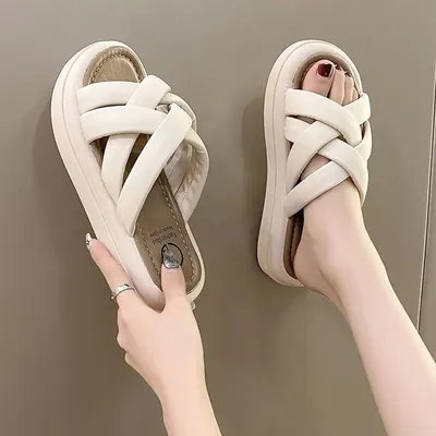 Kvinnors nya sandaler med kjol