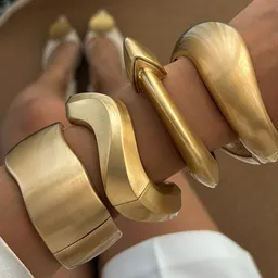 Pulseira de liga fashion irregular e luxo discreto