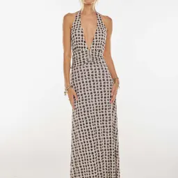 Vestido halter estampado, justo, sem costas, para mulher