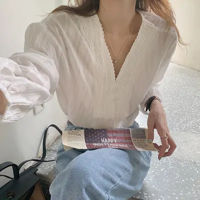 Camisa de renda com gola V larga e solta, estilo coreano retrô, para mulher, nova da moda do verão de 2022, camisa pequena que emagrece