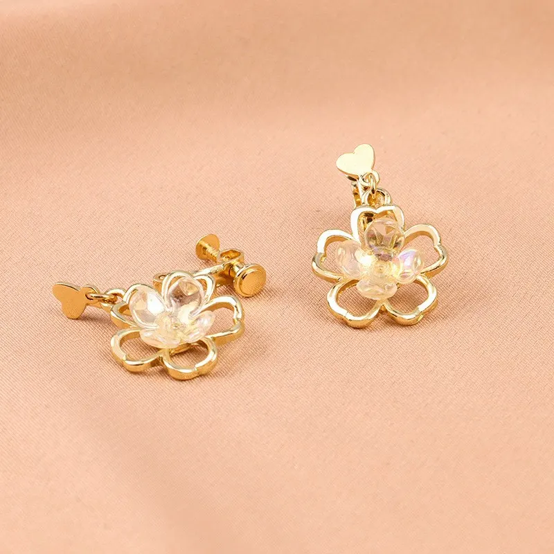 Pendientes pequeños y versátiles de flores acrílicas estéreo