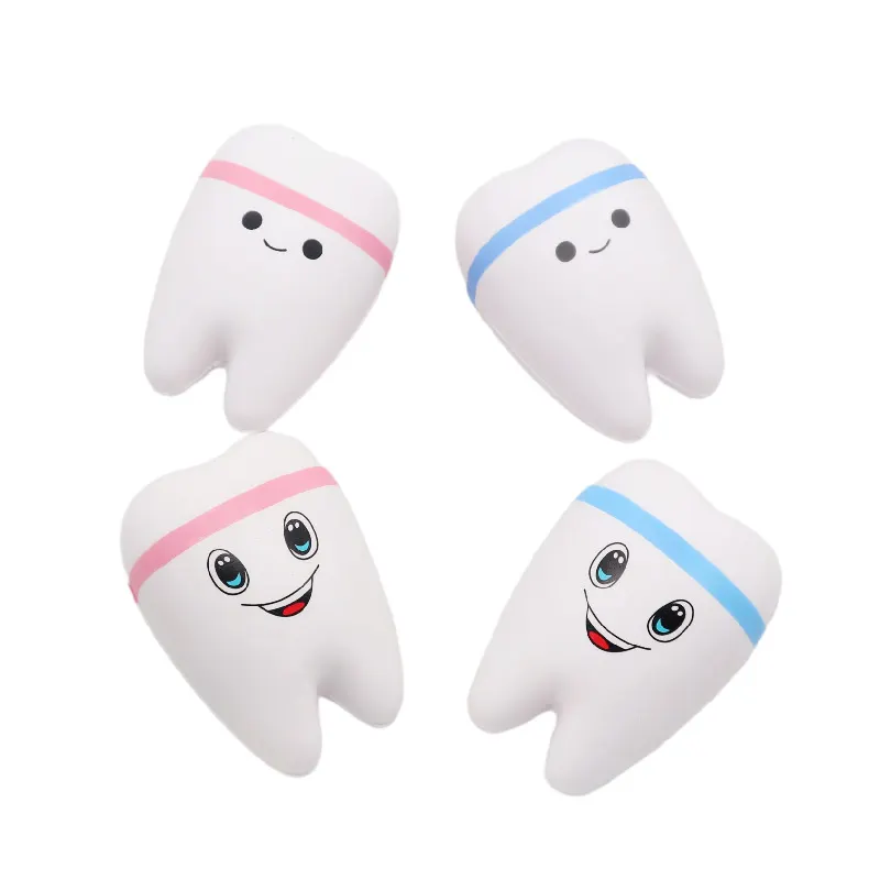Brinquedo de dentes com expressão facial de simulação